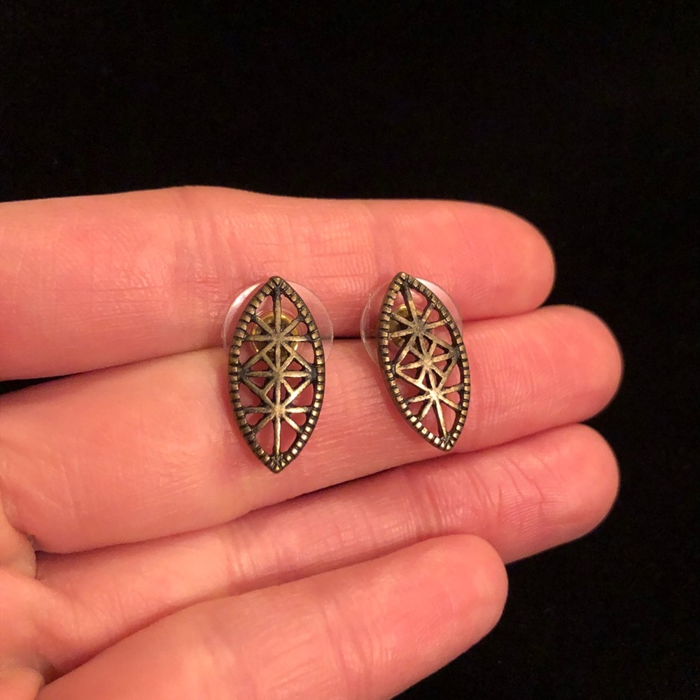 Elegant Bronze Gold Starburst Earrings